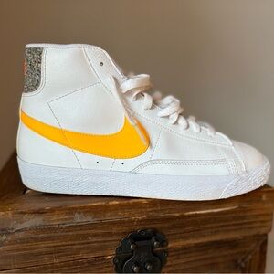 Nike Blazer Mid Grind White/University Gold sneakers DB2606-100 7Y / 8.5 Women’s